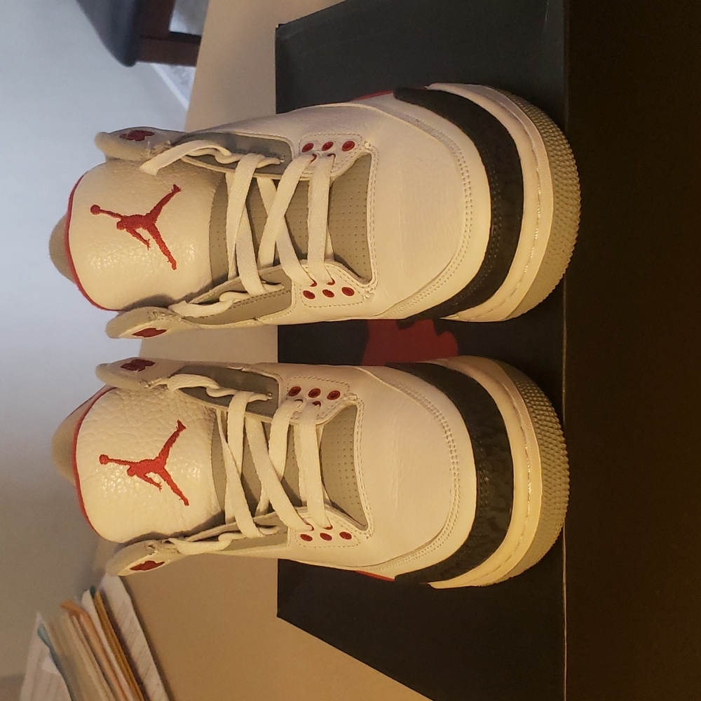 Air Jordan Retro 3 - Fire Red